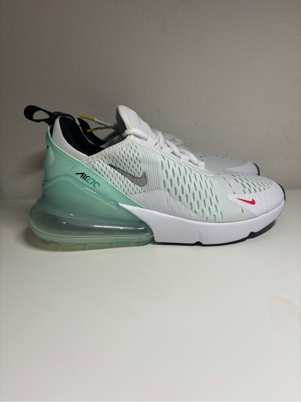 NEW NIKE Air Max 270 White Mint Foam Womens Size 7 - Picture 2 of 7